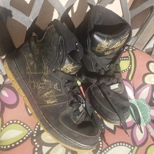 Rare High Top Limited Edition Avia Ed Monkey King Sneaker Size 9.5